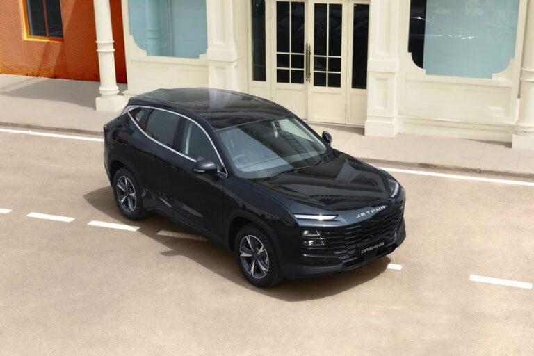 CAOA Changan CS75 SUV com tecnologia avançada