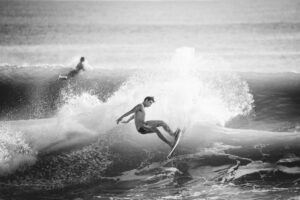 Luana Silva Saquarema competindo no surfe