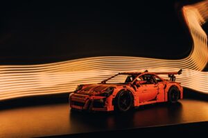 Carro esportivo Lego em tamanho real atinge 111 km/h