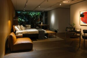 Minimalismo e design biofílico na reforma de uma cobertura em São Paulo
