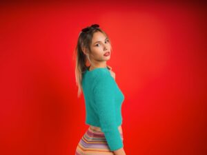 Miley Cyrus boneca Barbie inspirada em Golden Burning Sun