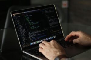 lei da União Europeia e Apple como gatekeeper