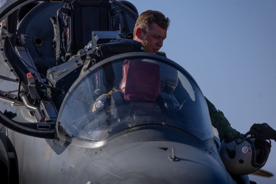 F-39 Gripen e KC-390 sobrevoando Campo Grande