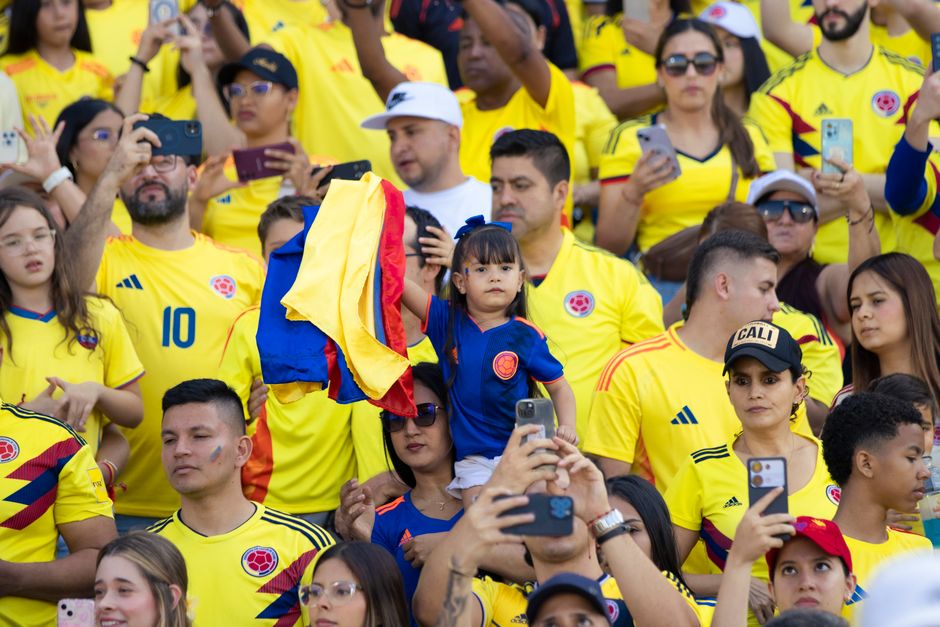 James Rodríguez iguala Ospina como atleta com mais jogos pela Colômbia