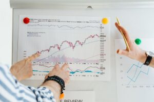 A economia dos EUA se destaca em meio a desafios globais