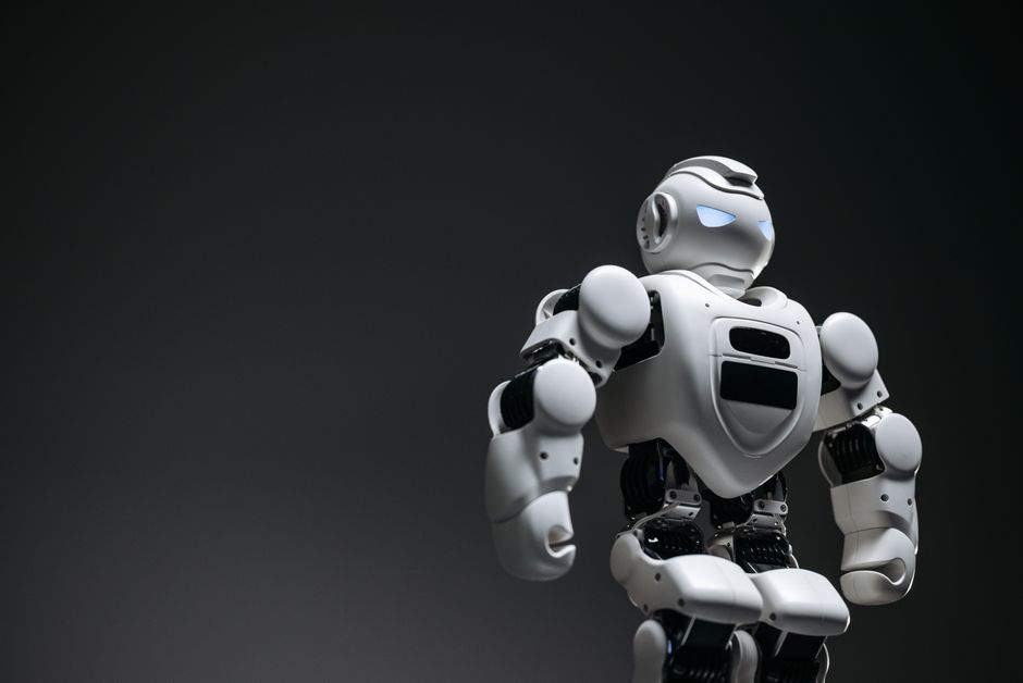 robô Alter-Ego interagindo com pacientes em hospital