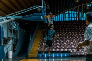 Caitlin Clark WNBA fazendo história com 40 pontos e 10 assistências