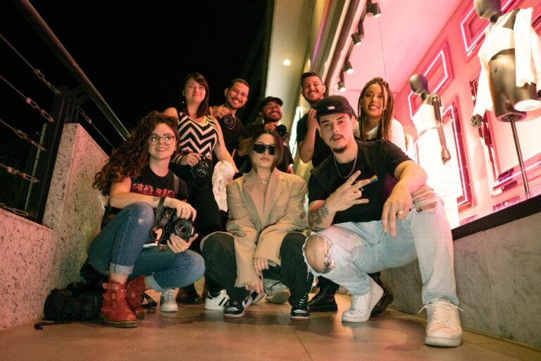 Vini Jr. e Virginia Fonseca em iate na Sardenha