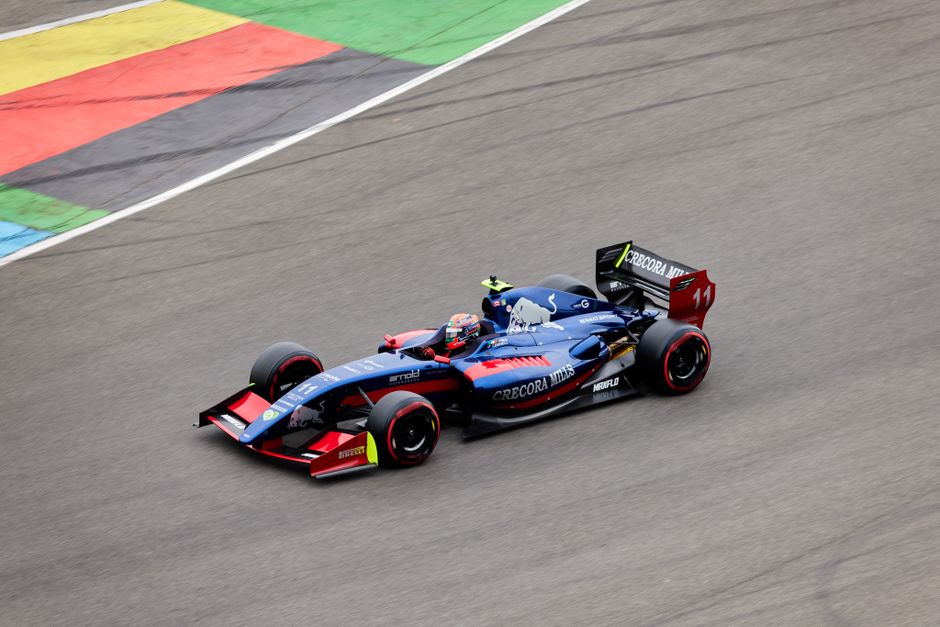 Lewis Hamilton bate Ferrari no GP da Bélgica
