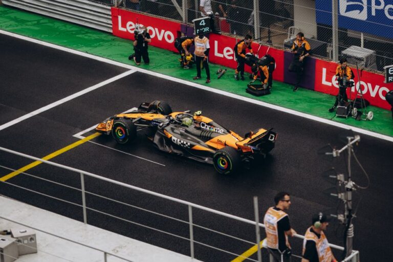 Problema motor Mercedes impacta desempenho de Russell na F1