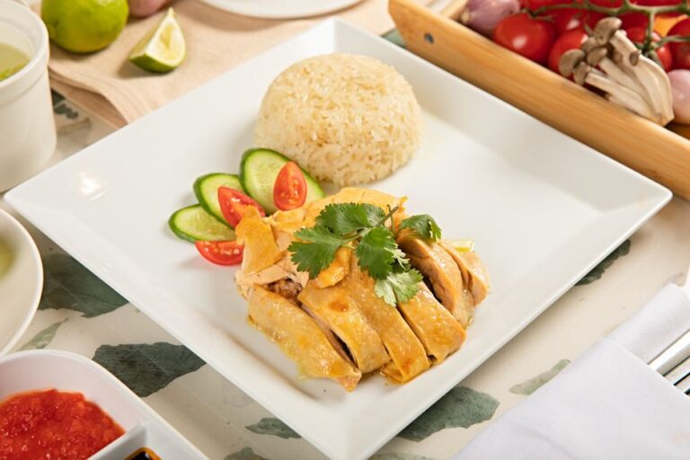 Receita de frango assado, arroz e feijão com toque africano