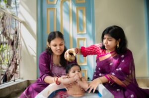 Banho de chuveiro em bebê seguro e confortável