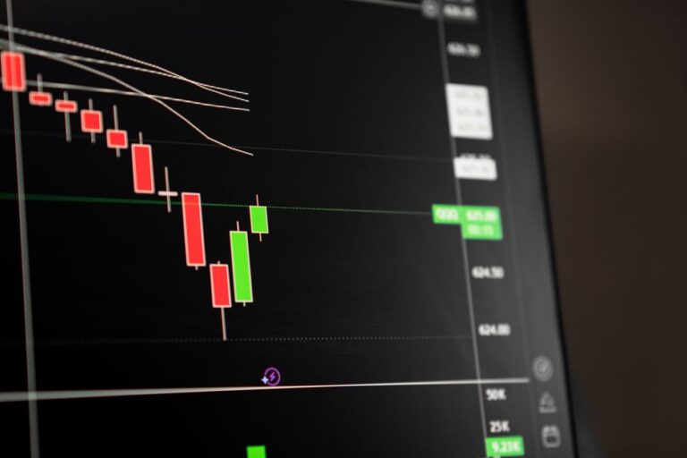 Dólar em queda e Ibovespa em baixa